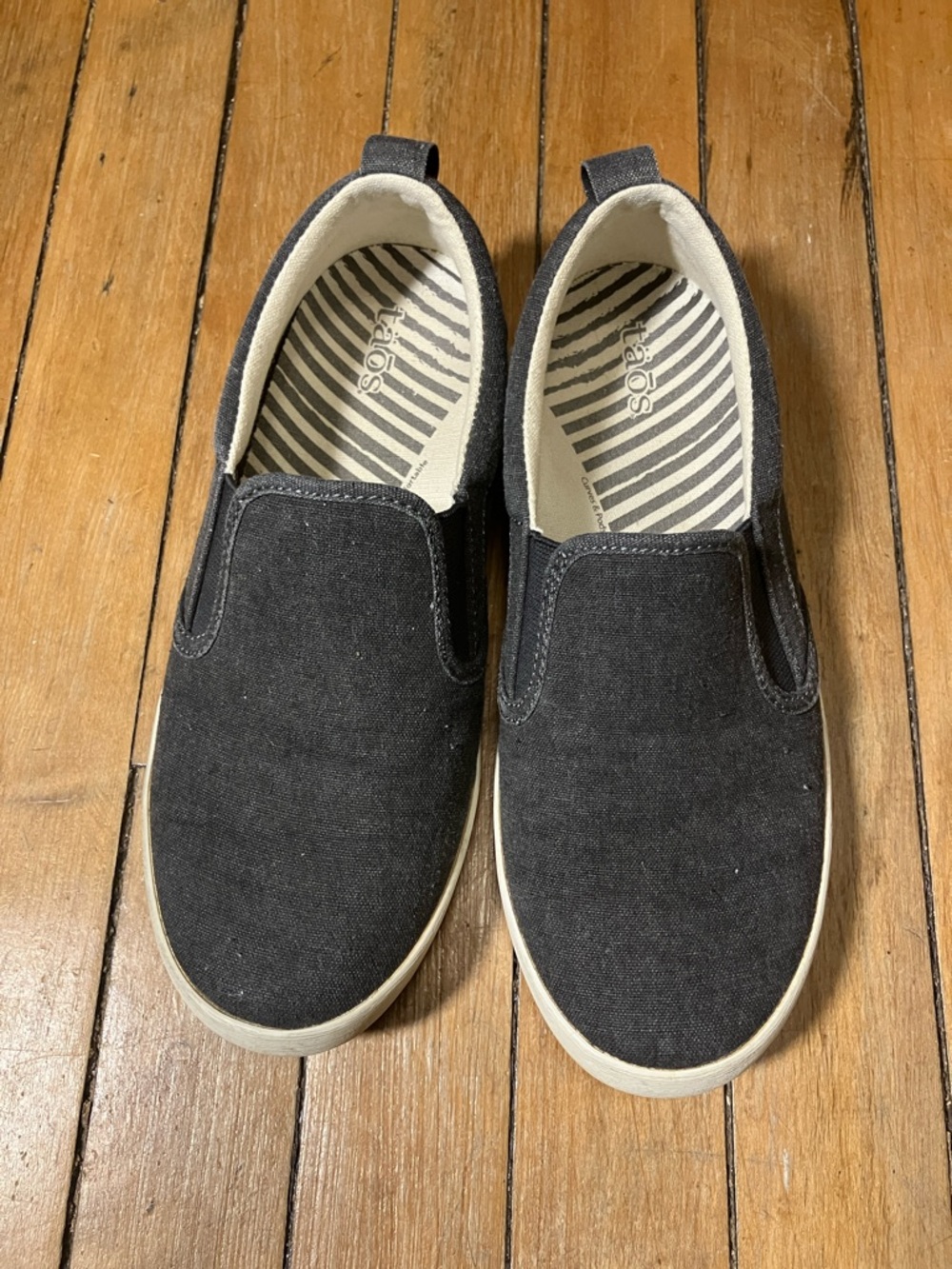 Taos Dandy Black Slip-On Canvas loafers size 6.5 eu 37